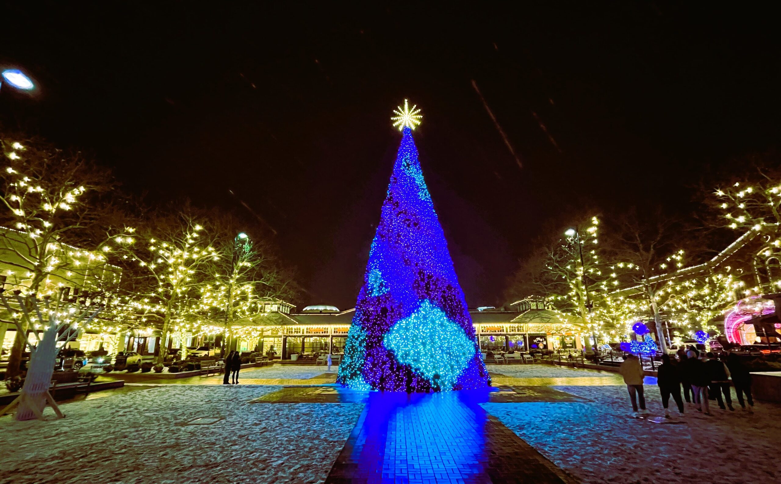 Christmas Tree with twinkling lights at the Easton Town Center, Columbus.